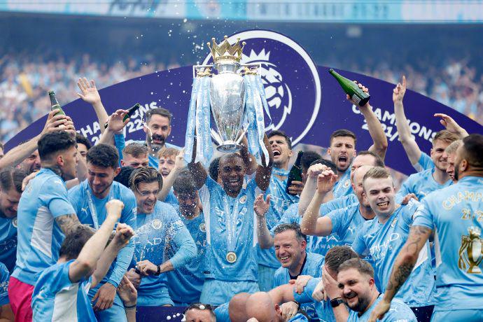 杜加利奇庆祝保级：面临压力阻碍各种问题，我们最终战胜一切