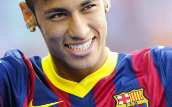 曼城有望大胜桑德兰，展现沉稳防守，争夺英超积分榜席位。