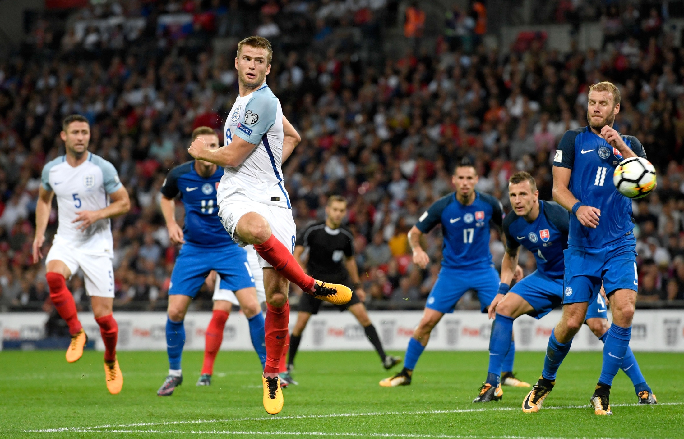 巴甲前瞻：塞阿拉主场仍存战意，巴西国际国脚全部归队（巴甲前瞻：塞阿拉主场斗志不减，巴西国际国脚尽数回归）