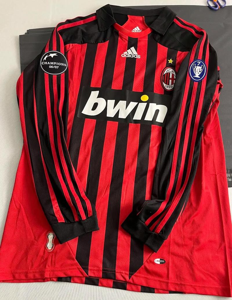 武汉三镇官宣：30岁前国脚合同到期离队，接近加盟中超第8