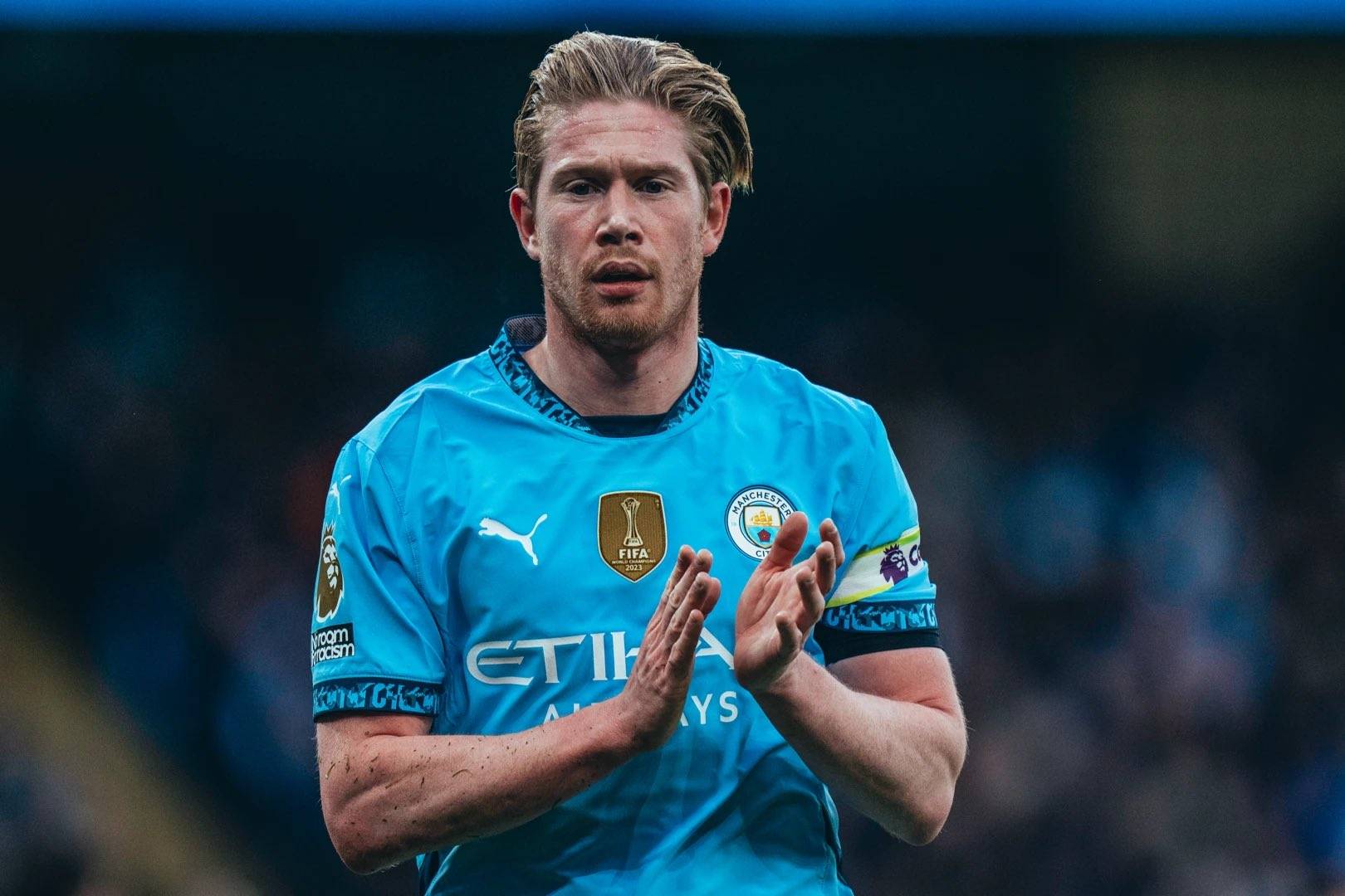 怀特30分钟内砍30+7+9+5三分，绿军队史首人