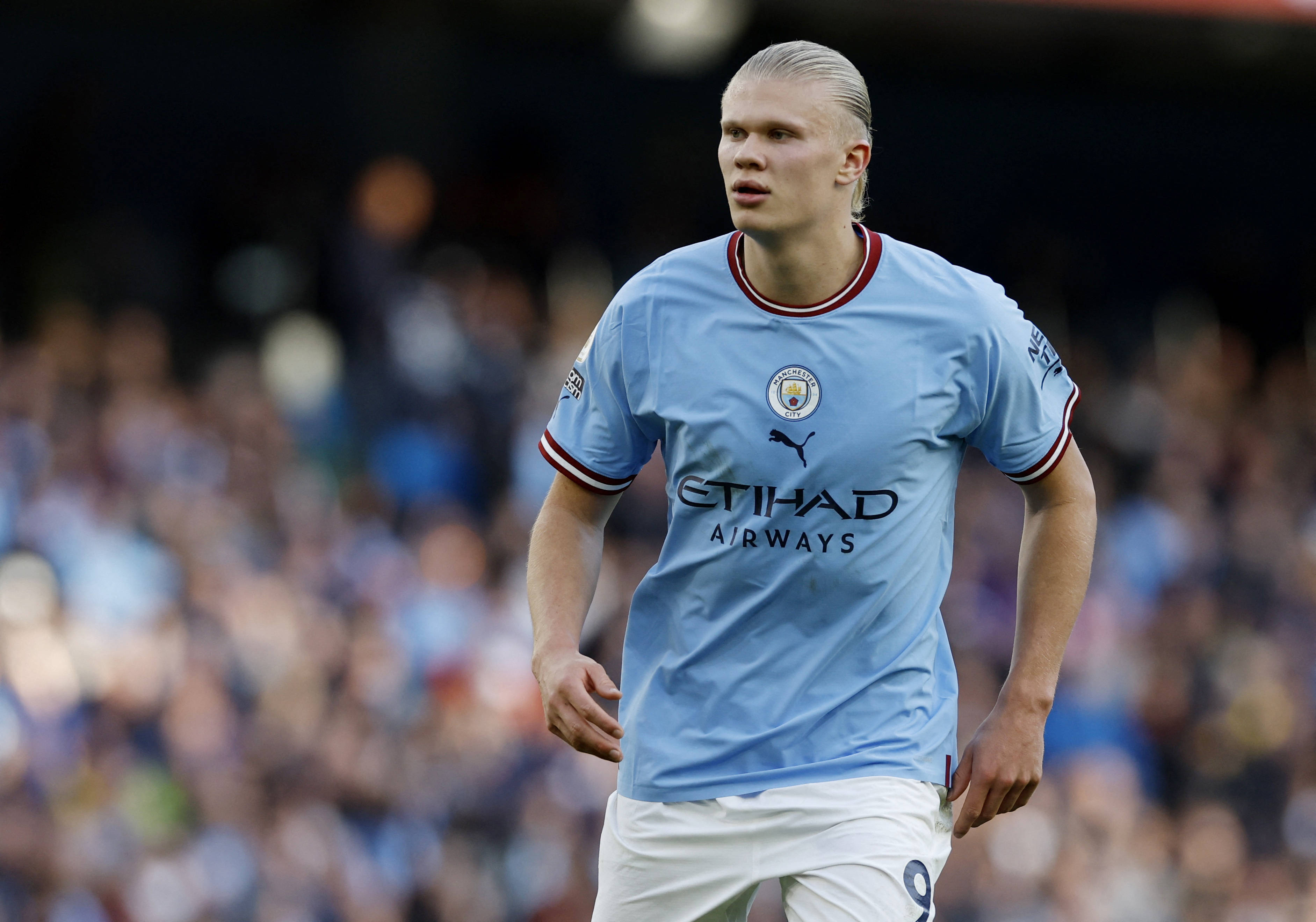 浓眉：弗拉格在琢磨如何在高压下打好球，把球稳稳传给队友