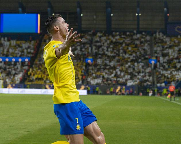 AC米兰通过老将策略增强阵容，引进莫德里奇和蒂亚戈-席尔瓦，弥补后防不足，延续稳定表现。