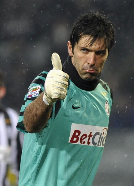 国乒输单打！王皓盯着王楚钦心事重重，梁靖崑技不如人：没好办法